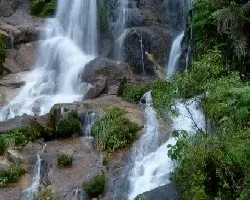 Peqieña cascada