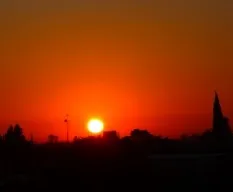 Amanecer en el camino de las sierras