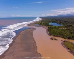 Desembocadura río parrita